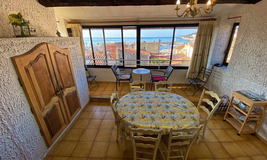 Séjour de l'appartement à Cassis