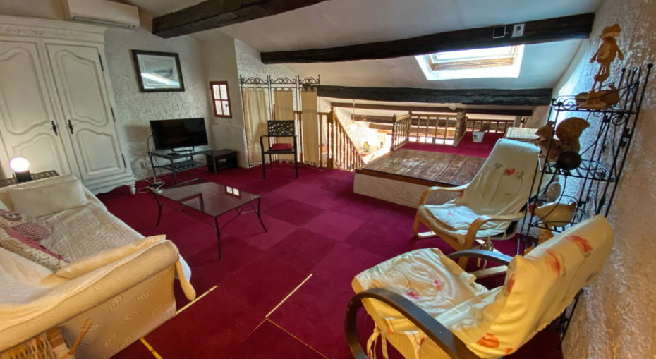 vue du salon situé à l'étage